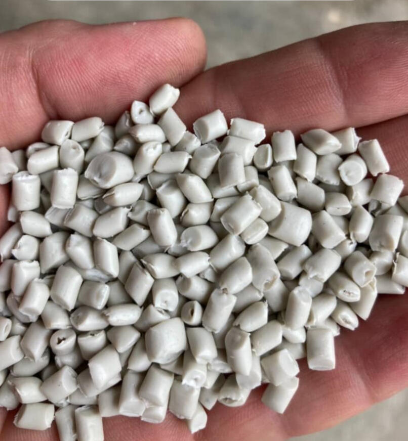 pellets plastics white